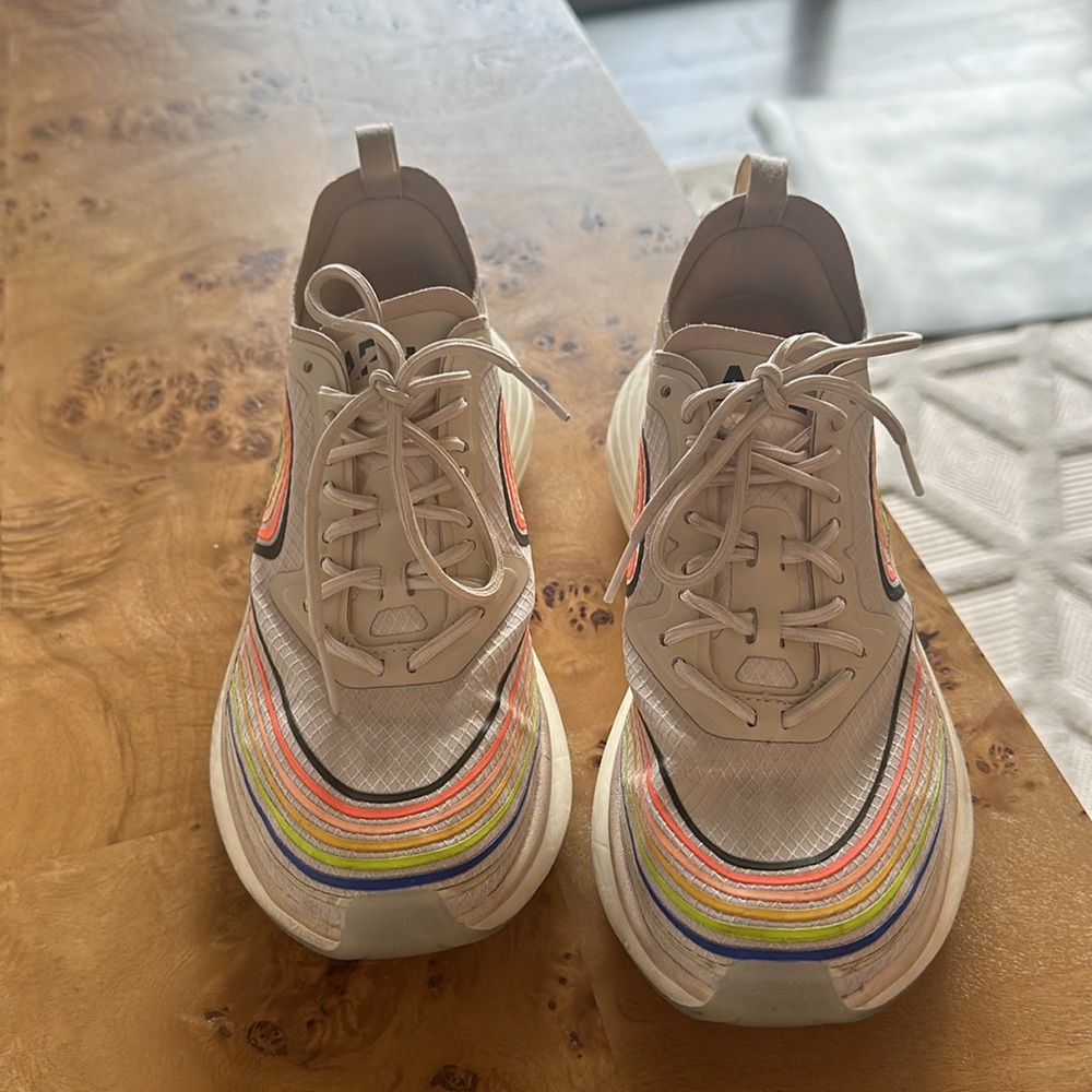 APL Women’s streamline rainbow